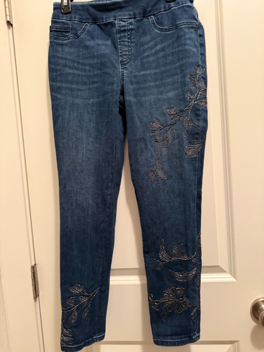 Chico's Dark Blue Embroidered Ankle Jeans